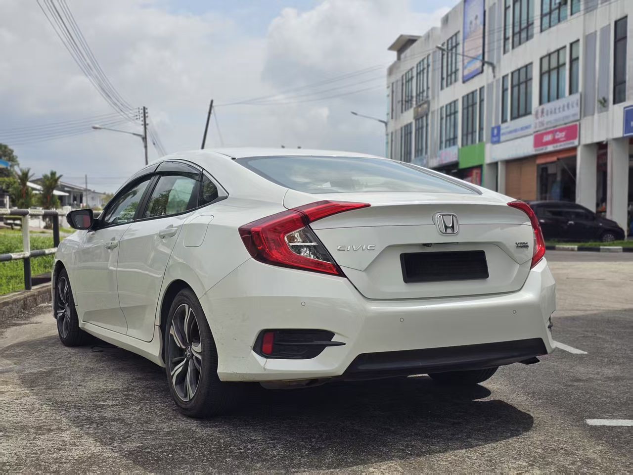 2016 Honda Civic 1.5 TC Turbo gallery photo 10
