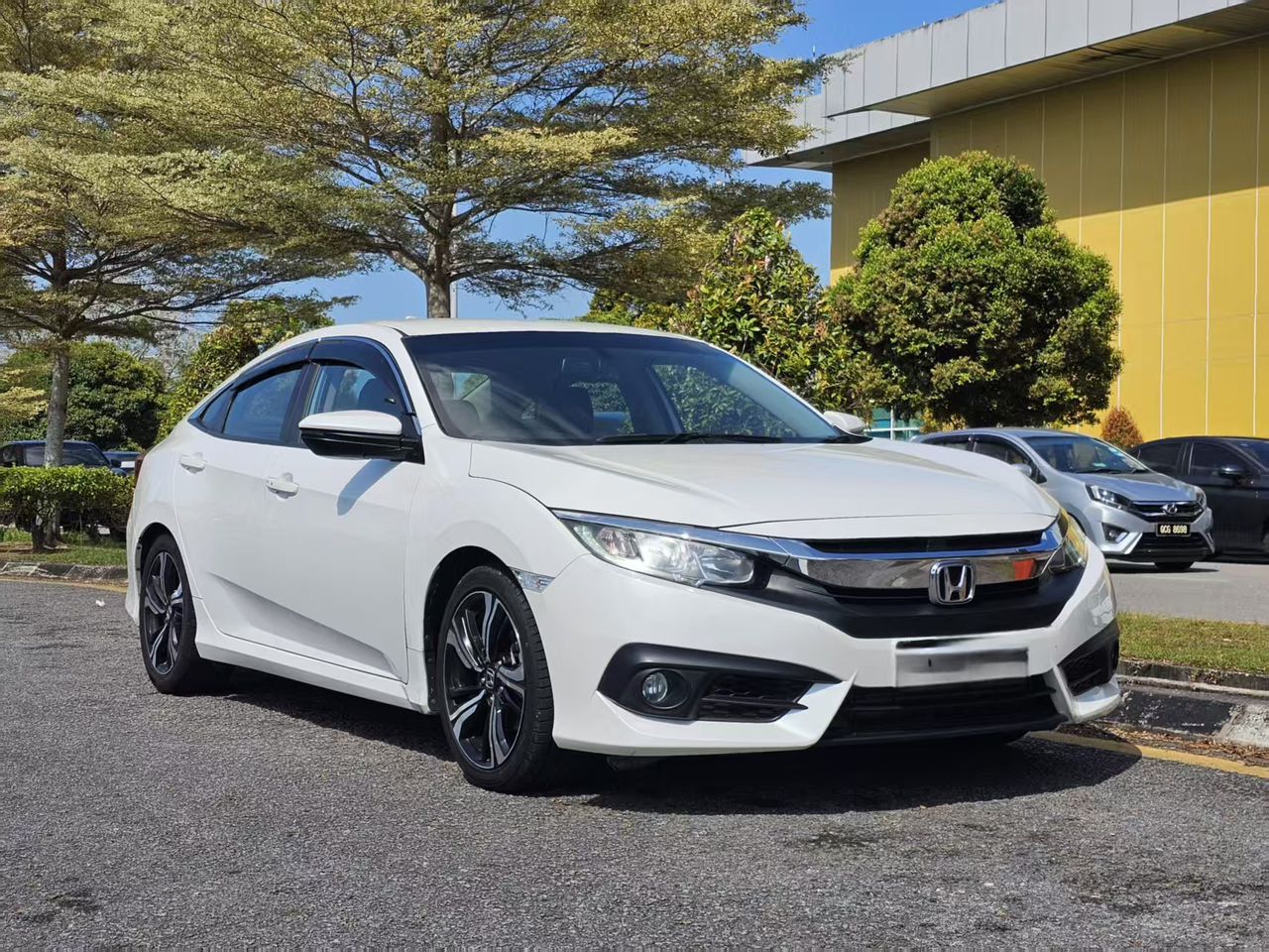 2016 Honda Civic 1.5 TC Turbo gallery photo 13