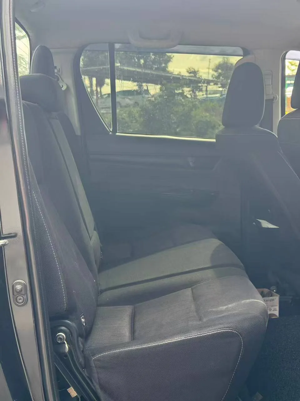 2017 Toyota Hilux Manual 2.4 Revo gallery photo 9