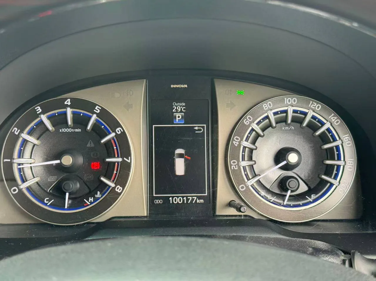 2018 Toyota Innova Auto 2.0 G gallery photo 12