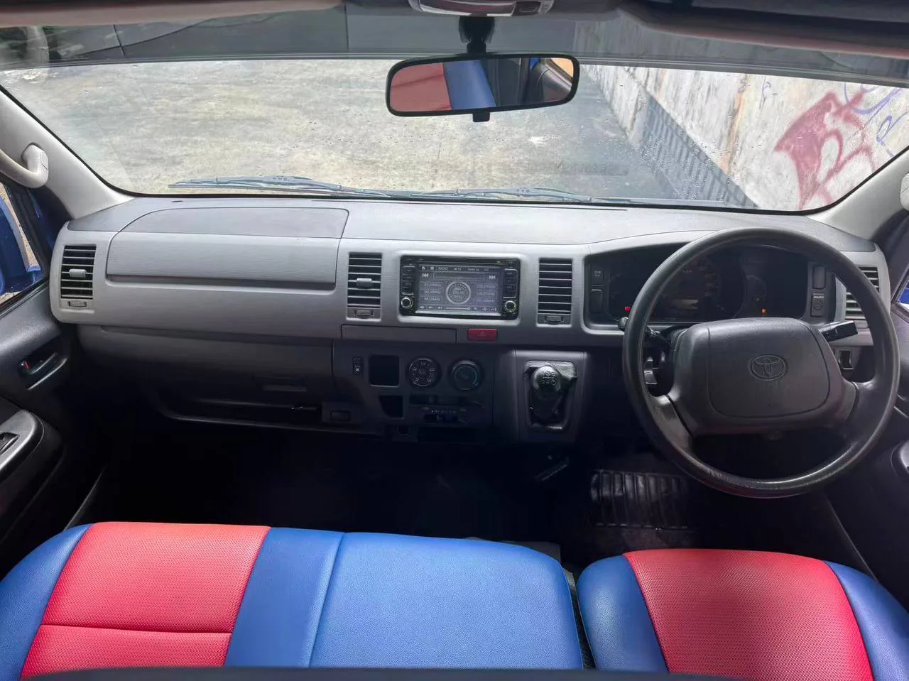 2009 Toyota Hiace Manual 2.7 Van gallery photo 5