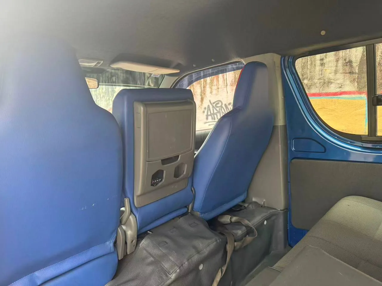 2009 Toyota Hiace Manual 2.7 Van gallery photo 8