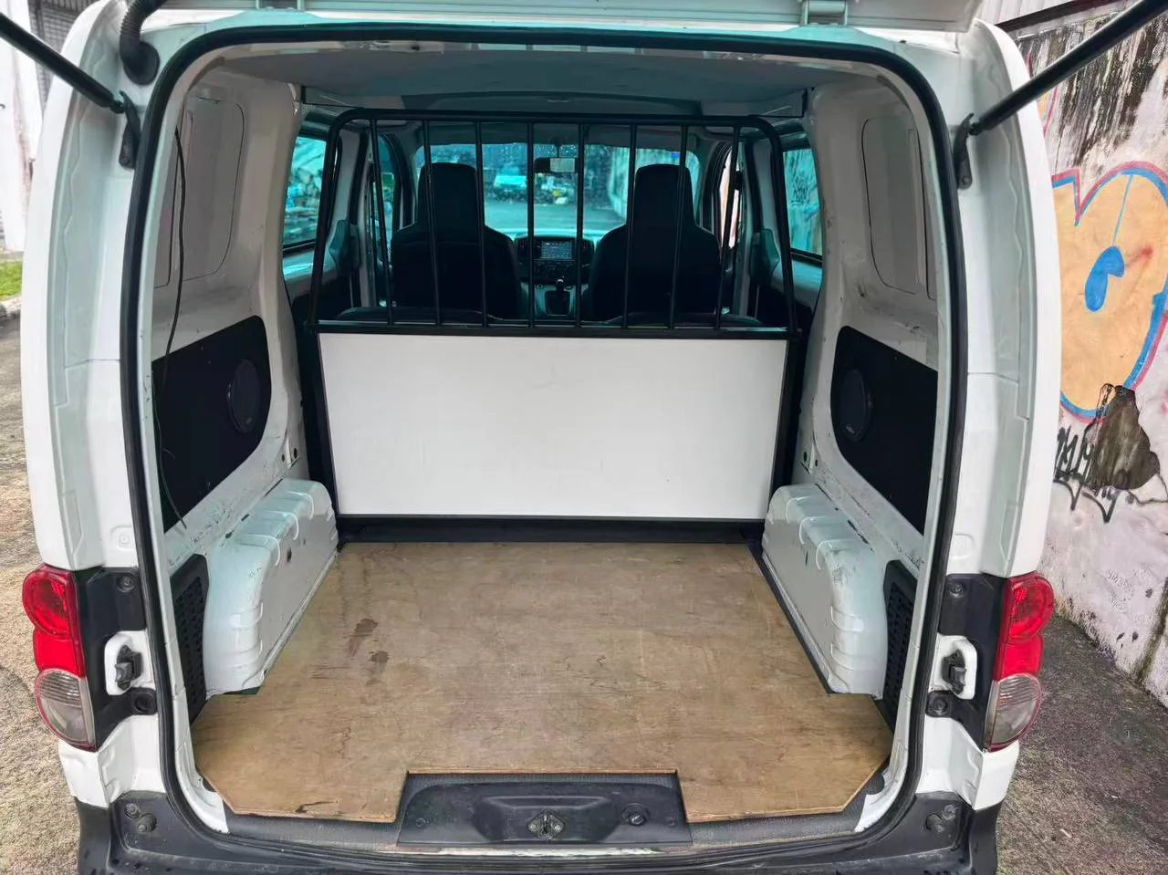 2014 Nissan NV200 1.6 gallery photo 12