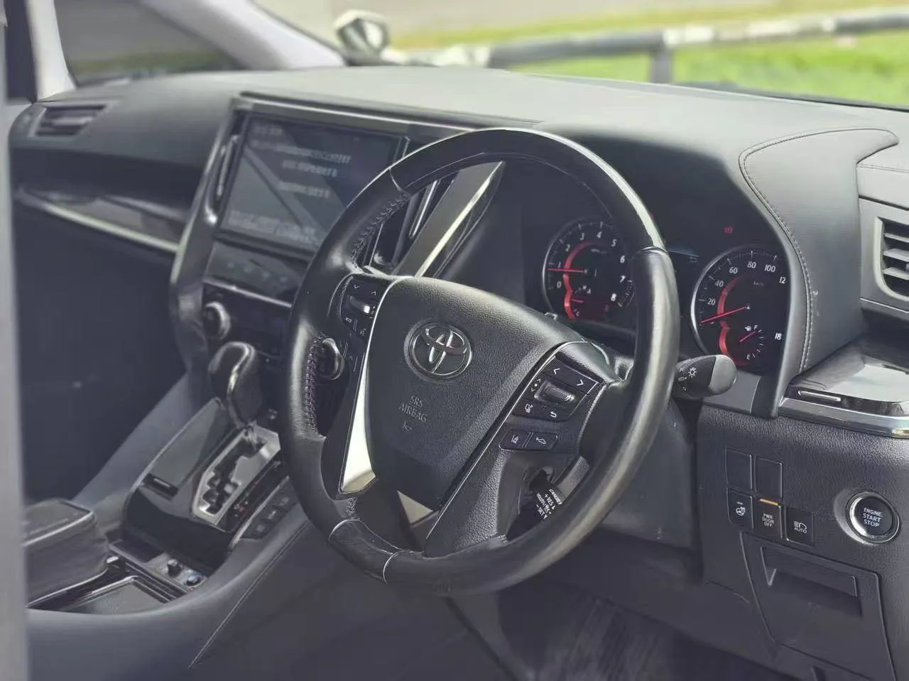2020/2023 Toyota Vellfire 2.5 ZG gallery photo 5
