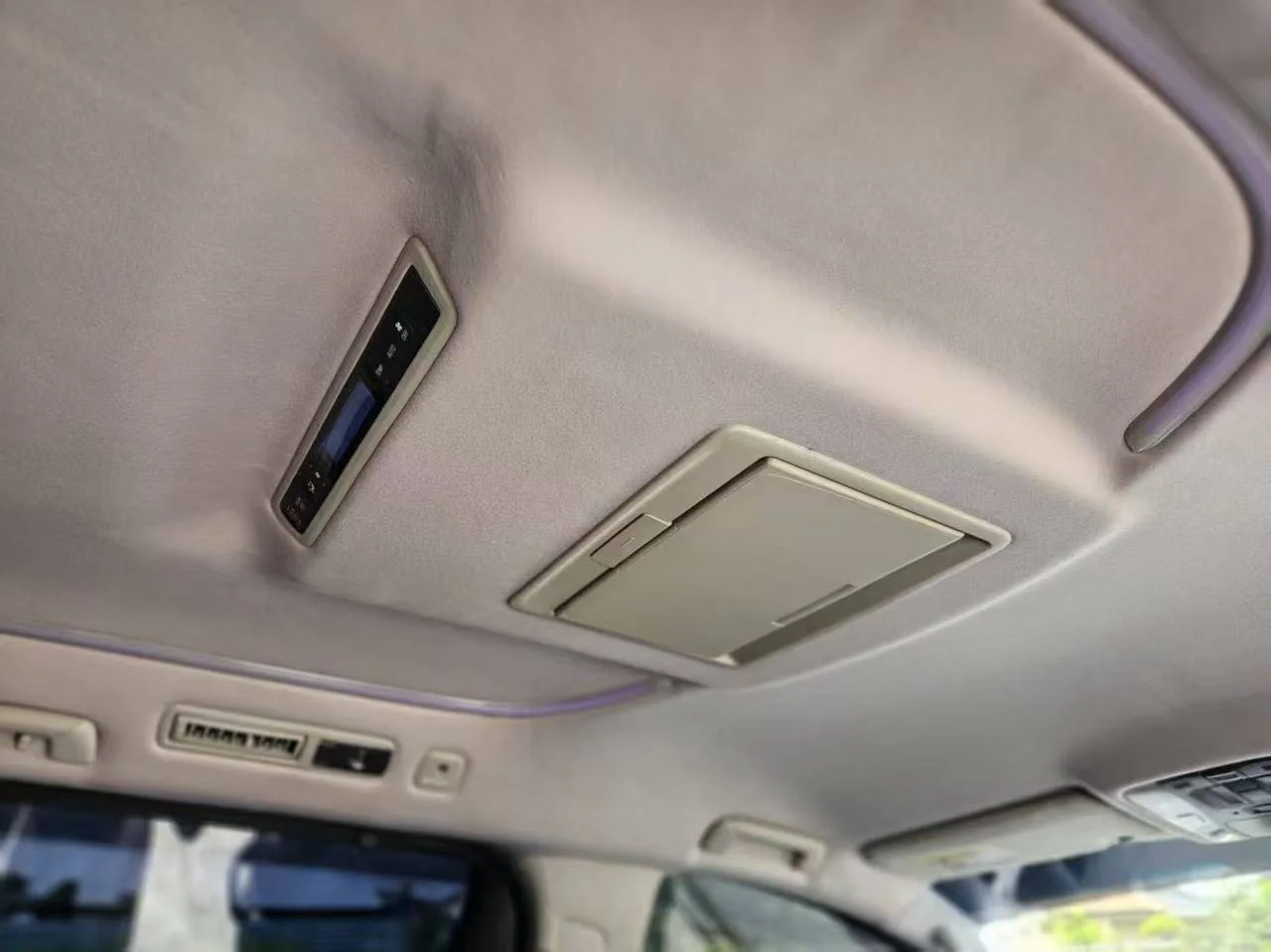 2020/2023 Toyota Vellfire 2.5 ZG gallery photo 6