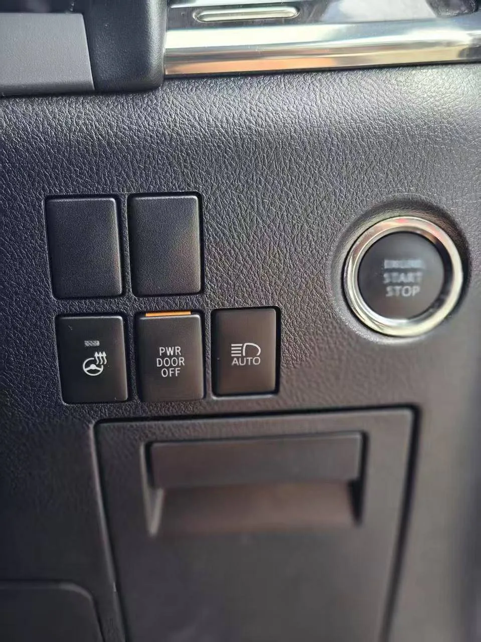 2020/2023 Toyota Vellfire 2.5 ZG gallery photo 7