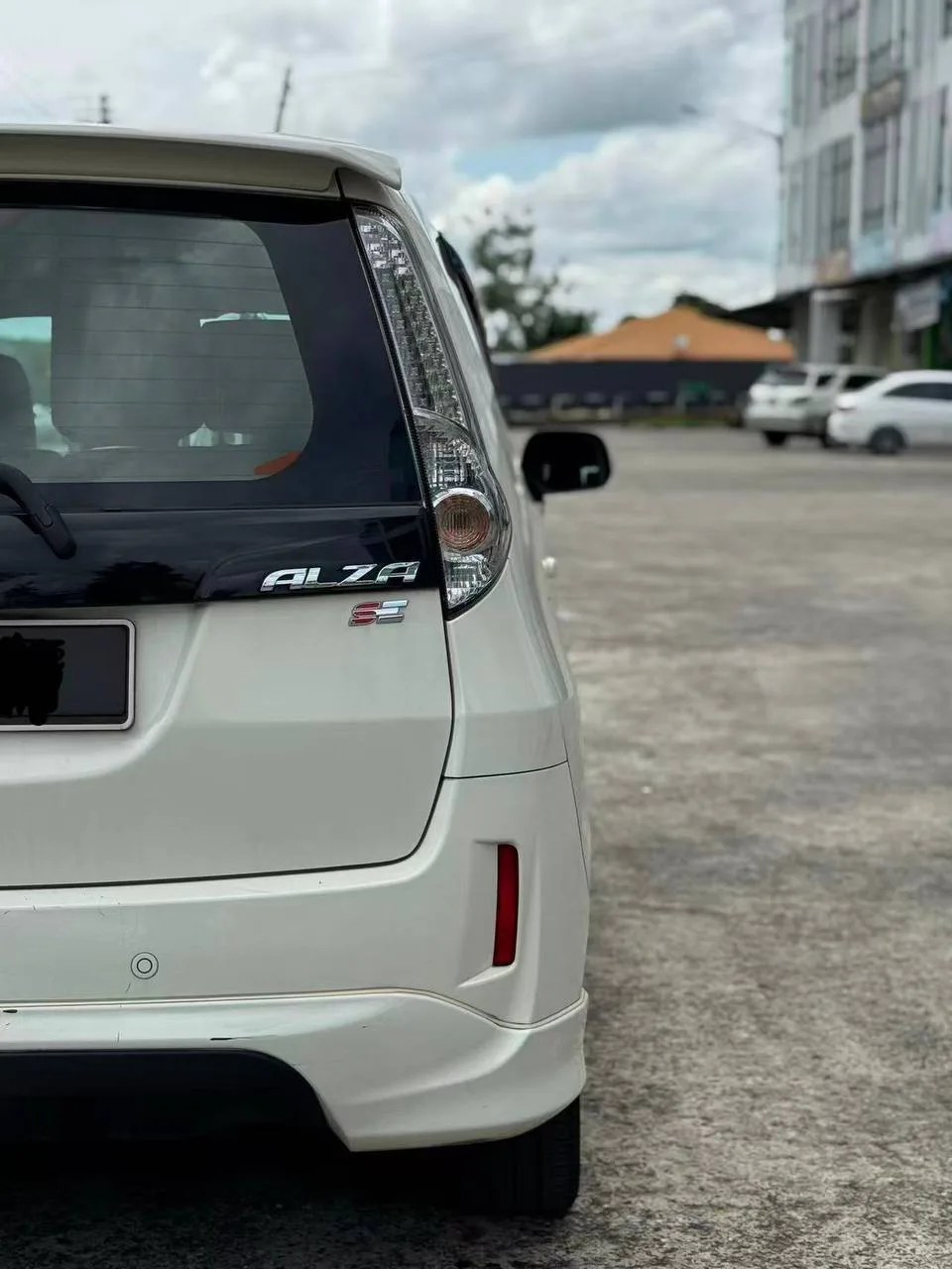 2017 Perodua Alza Auto 1.5 SE gallery photo 5
