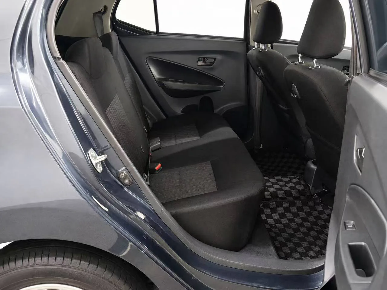 2017 Perodua Axia Auto 1.0 G gallery photo 16