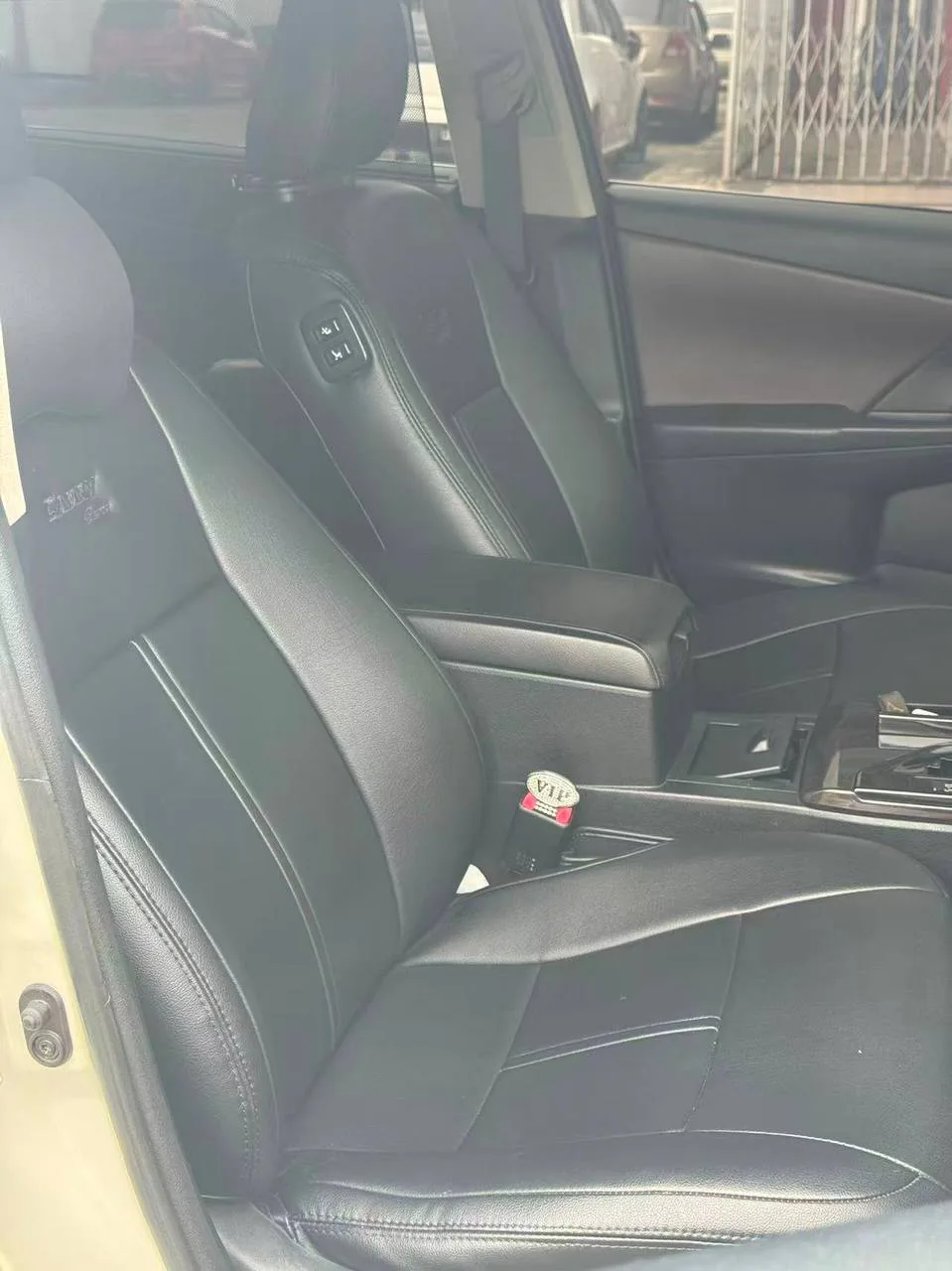 2014 Toyota Camry 2.0 GX gallery photo 11