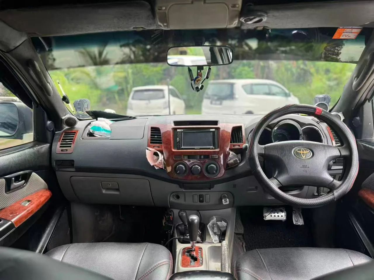 2006 Toyota Hilux Auto 2.5 G gallery photo 6