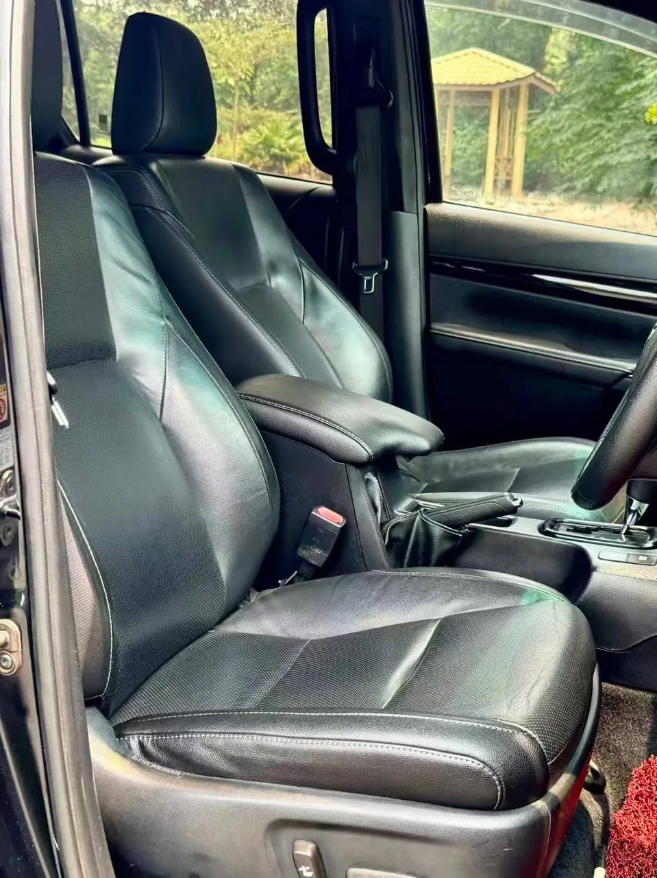 2018 Toyota Hilux 2.8 Rocco L-Edition gallery photo 8