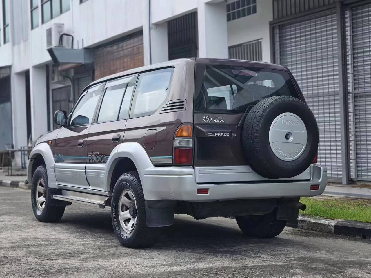 2002 Toyota Prado 2.7 Petrol Manual gallery photo 2