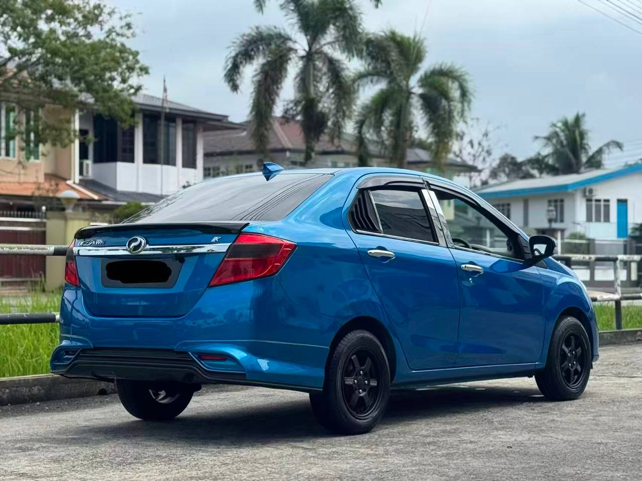 2017 Perodua Bezza 1.3 Premium Auto gallery photo 2