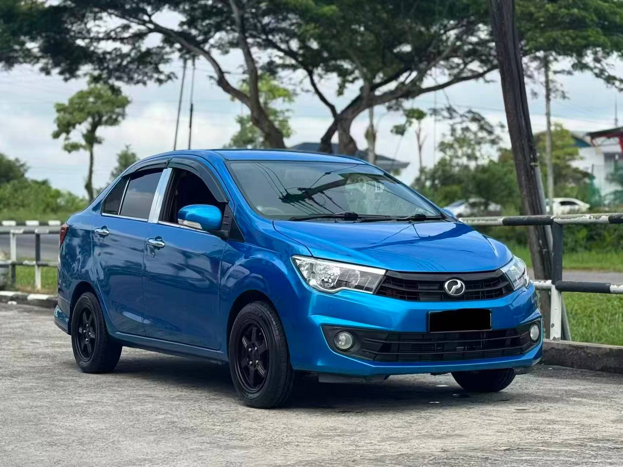 2017 Perodua Bezza 1.3 Premium Auto gallery photo 4
