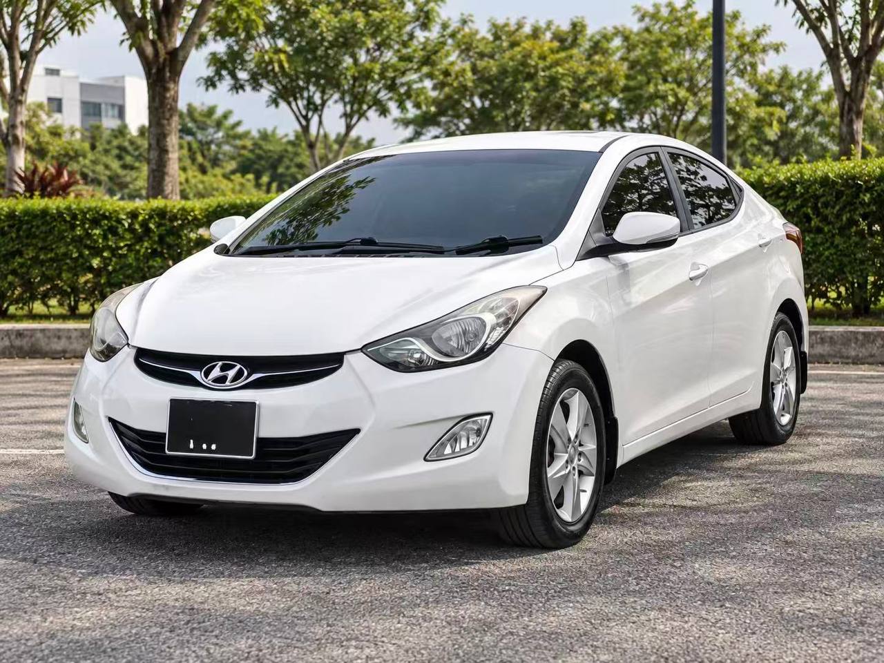 2013 Hyundai Elantra 1.6 Auto vehicle photo 3