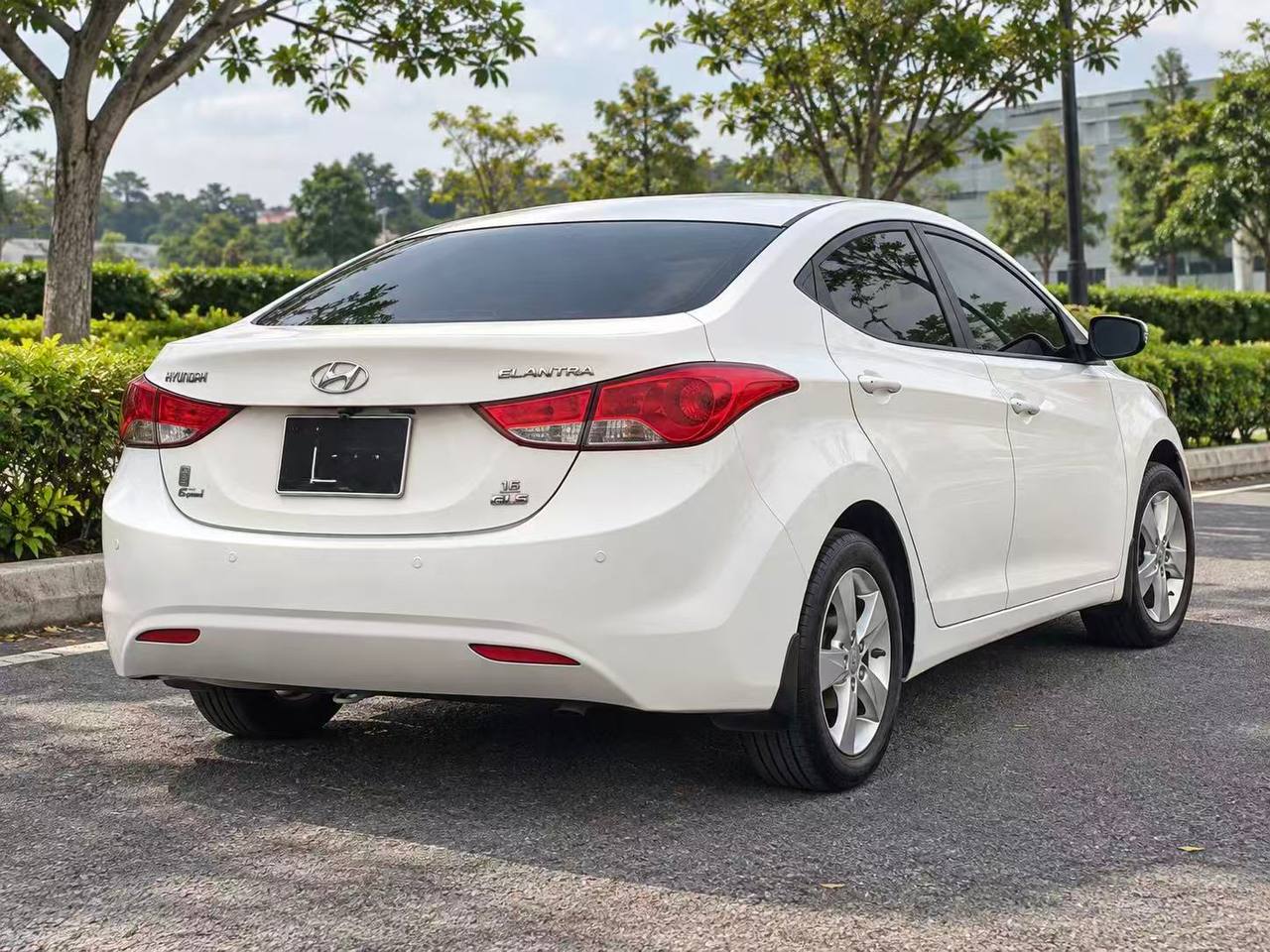 2013 Hyundai Elantra 1.6 Auto vehicle photo 4
