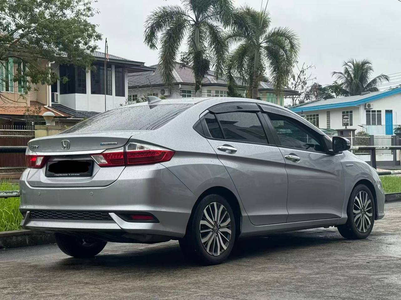 2017 Honda City 1.5 Hybrid gallery photo 3
