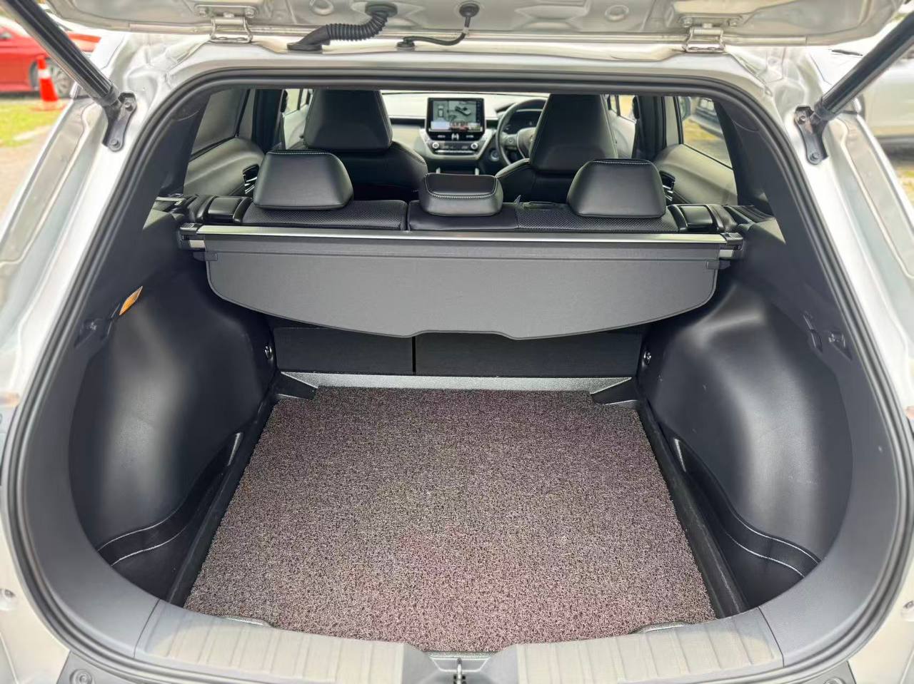 2023 Toyota Cross 1.8 Hybrid Auto gallery photo 13