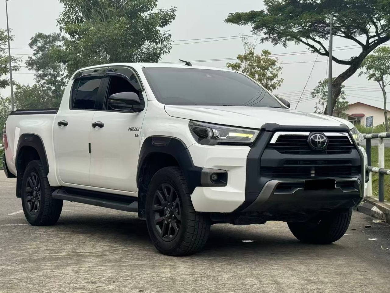 2020 Toyota Hilux 2.8 Rogue Auto vehicle photo