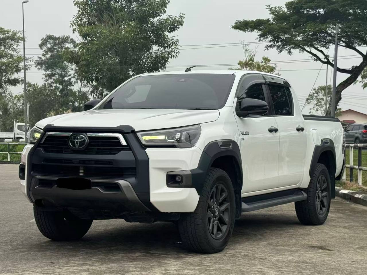 2020 Toyota Hilux 2.8 Rogue Auto vehicle photo 2