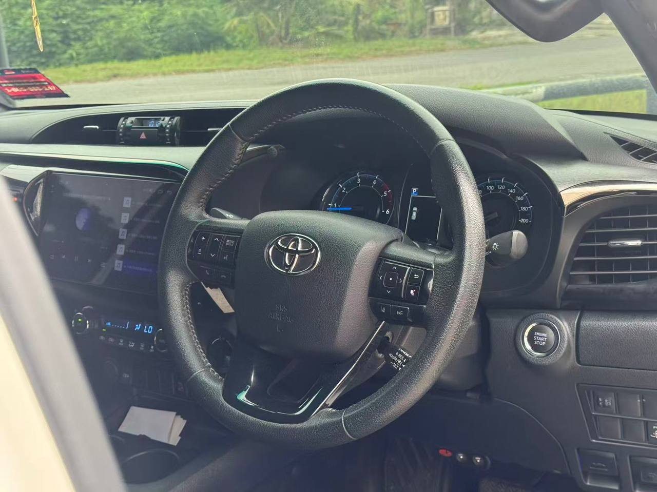 2020 Toyota Hilux 2.8 Rogue Auto gallery photo 7