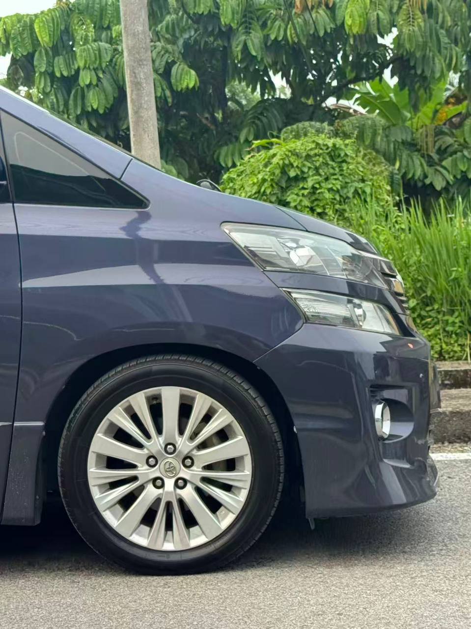 2012 Toyota Vellfire 3.5 Auto vehicle photo 3