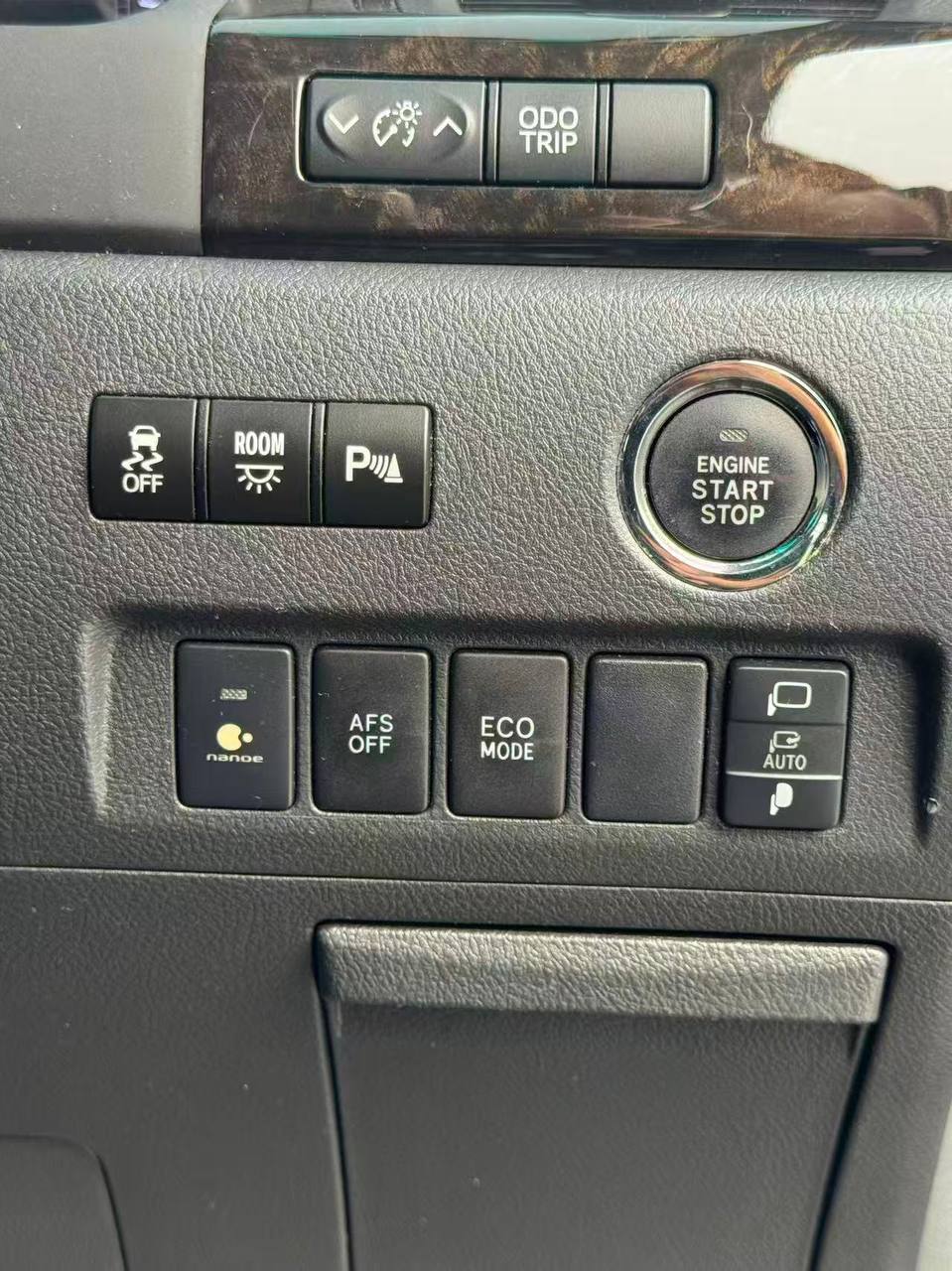 2012 Toyota Vellfire 3.5 Auto gallery photo 8
