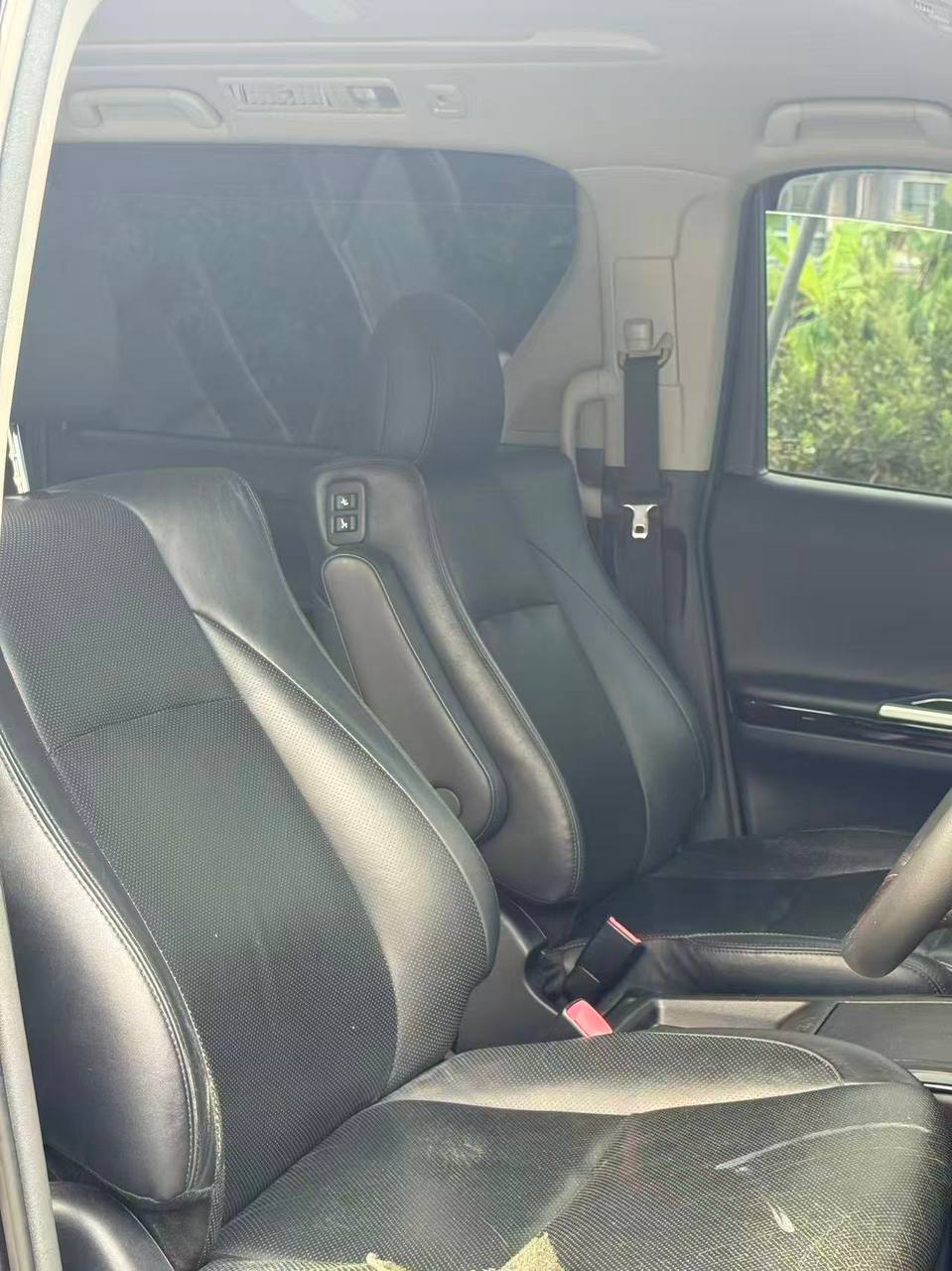 2012 Toyota Vellfire 3.5 Auto gallery photo 9
