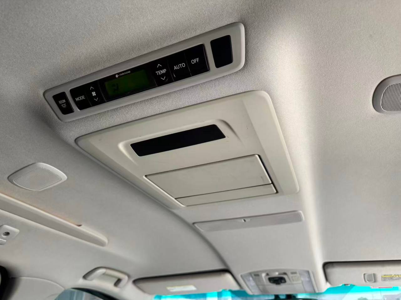 2012 Toyota Vellfire 3.5 Auto gallery photo 12