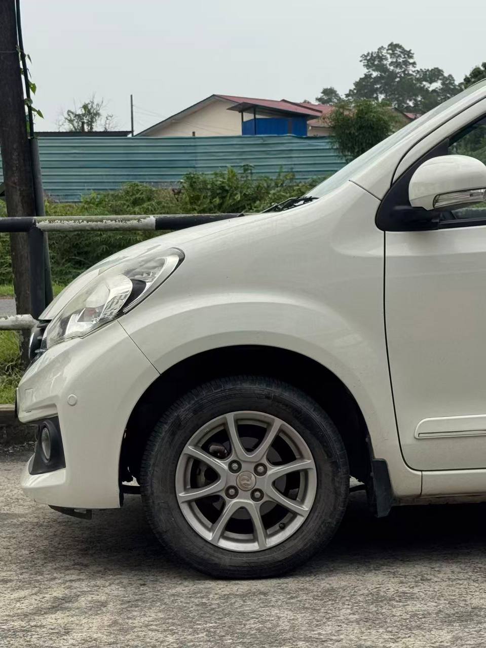 2015 Perodua Myvi 1.3X Auto vehicle photo 3