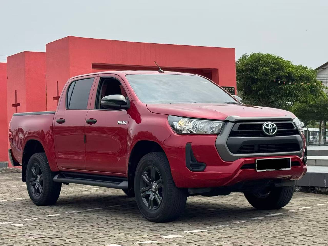 2024 Toyota Hilux 2.4E Auto vehicle photo