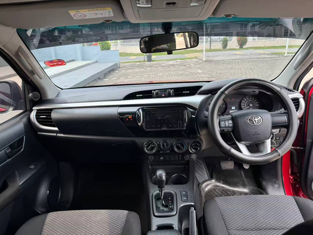 2024 Toyota Hilux 2.4E Auto gallery photo 6