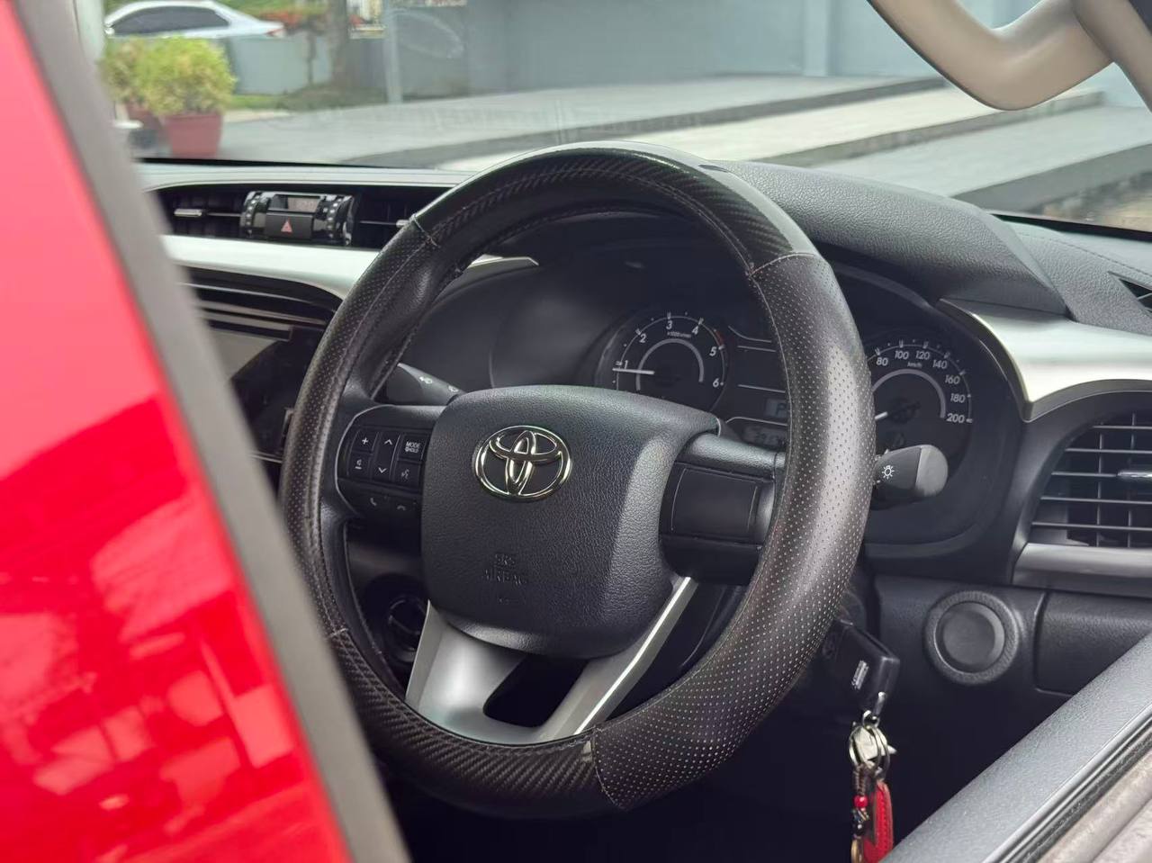 2024 Toyota Hilux 2.4E Auto gallery photo 7