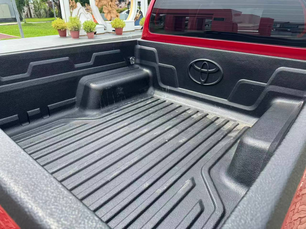 2024 Toyota Hilux 2.4E Auto gallery photo 10