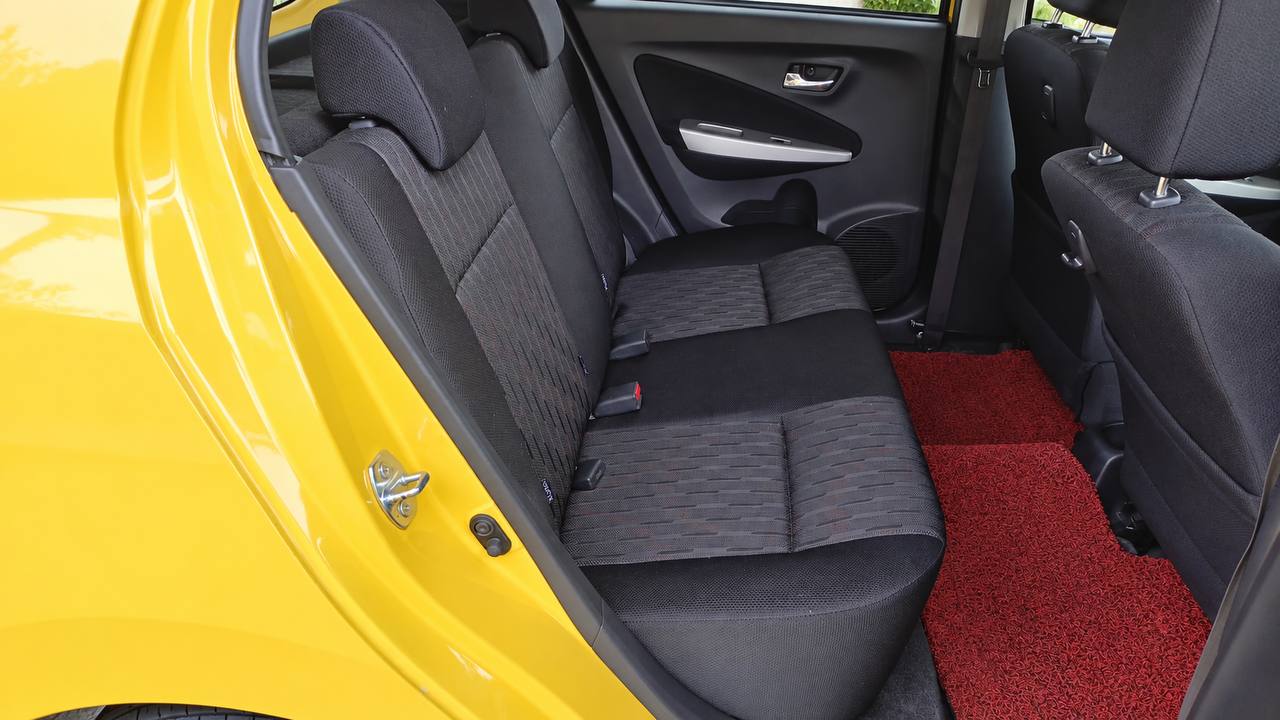 2017 Perodua Axia 1.0 SE Manual vehicle photo 3