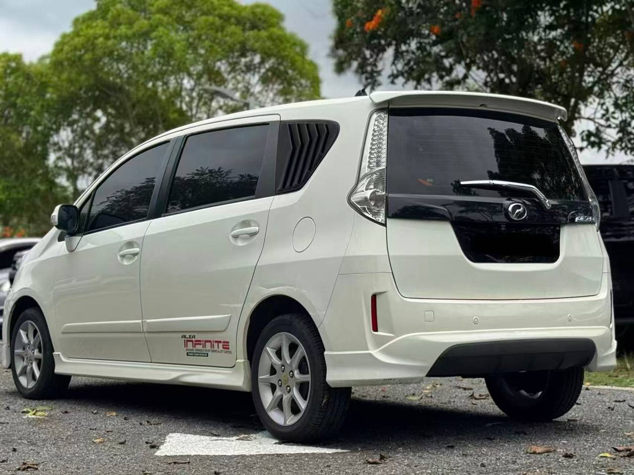 2020 Perodua Alza 1.5 EZ Auto gallery photo 5