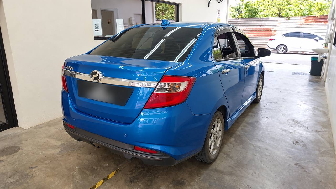 2018 Perodua Bezza 1.0 Manual vehicle photo 2