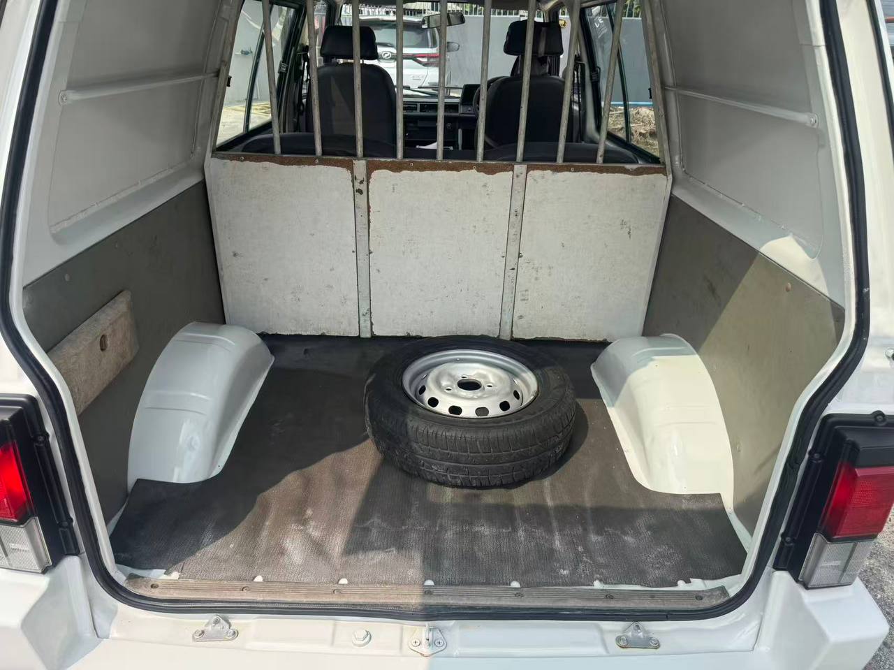 2005 Nissan Semi Panel Van 1.5 Manual gallery photo 8