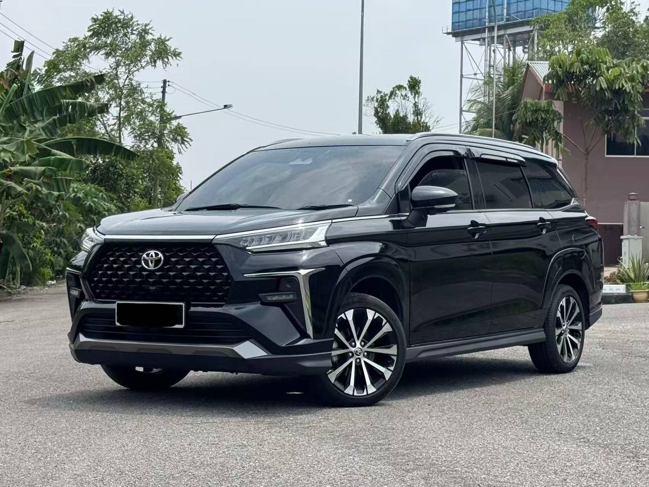 2023 Toyota Veloz 1.5 vehicle photo 2