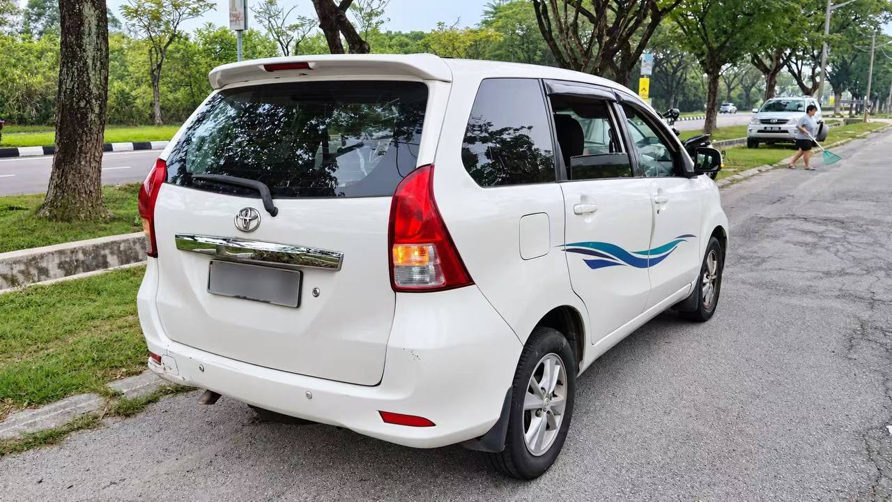 2015 Toyota Avanza 1.5G Auto vehicle photo 2