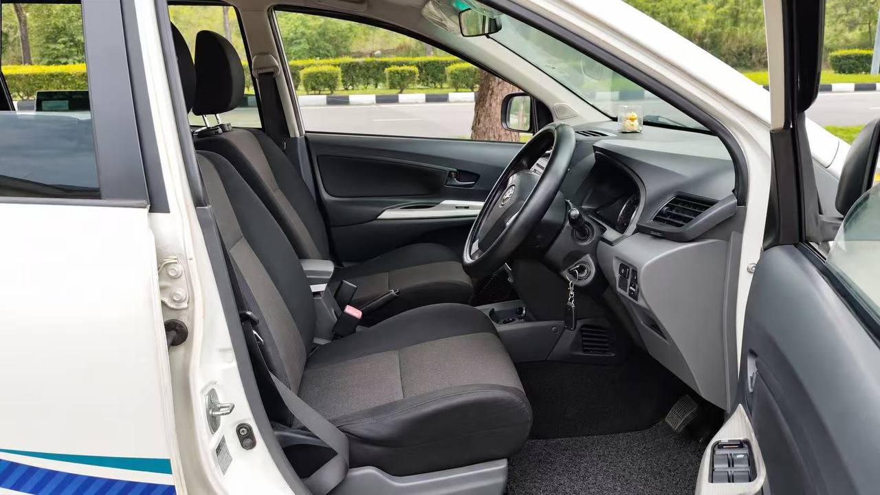 2015 Toyota Avanza 1.5G Auto vehicle photo 4