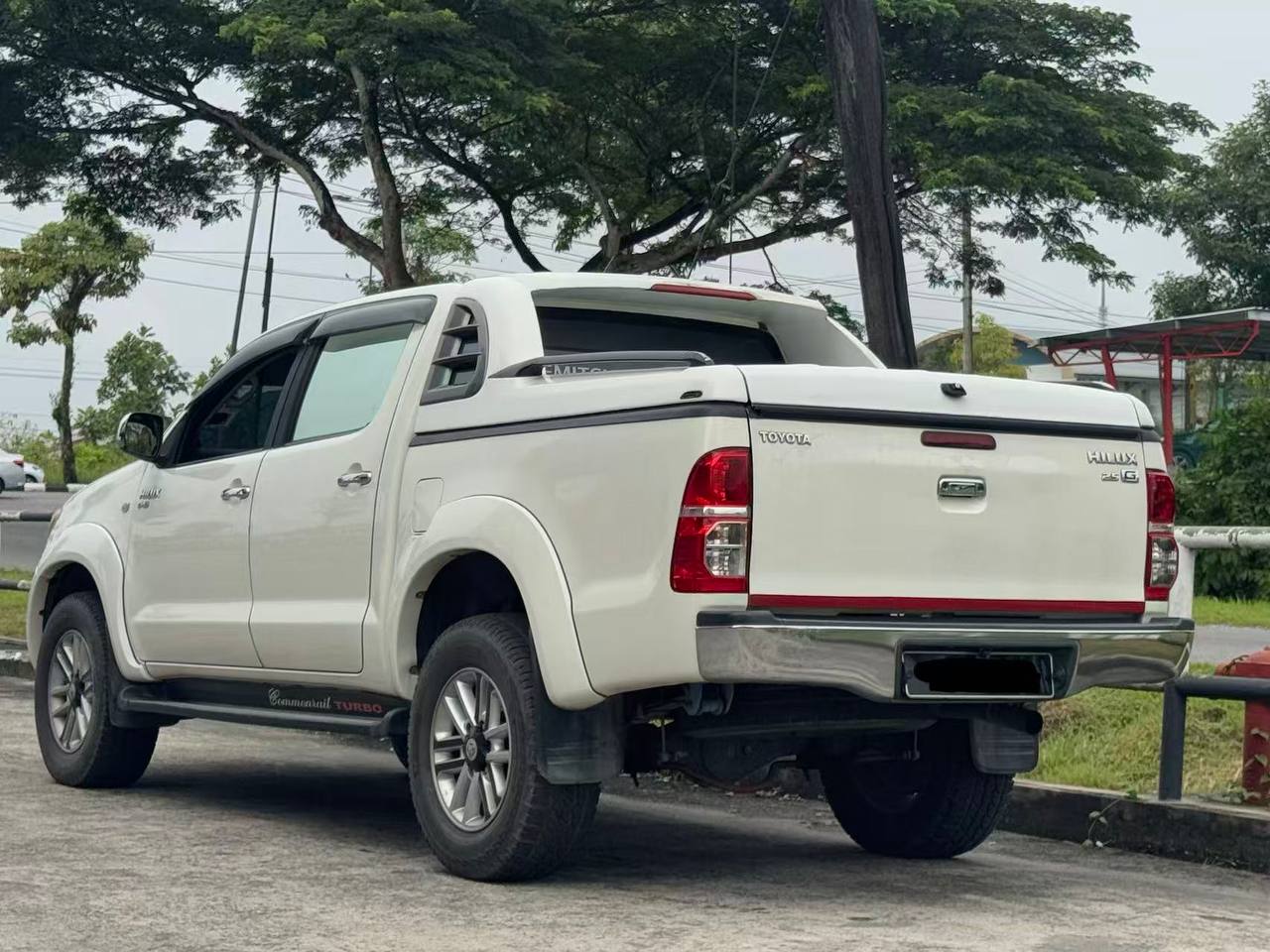 2008 Toyota Hilux 2.5 Auto gallery photo 3