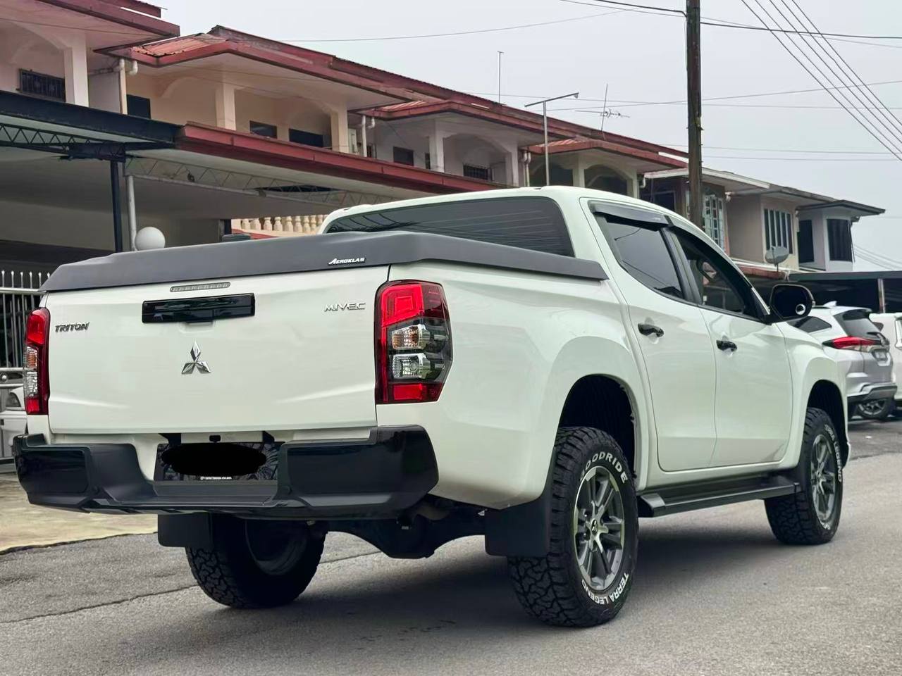 2022 Mitsubishi Triton 2.4 Manual gallery photo 2