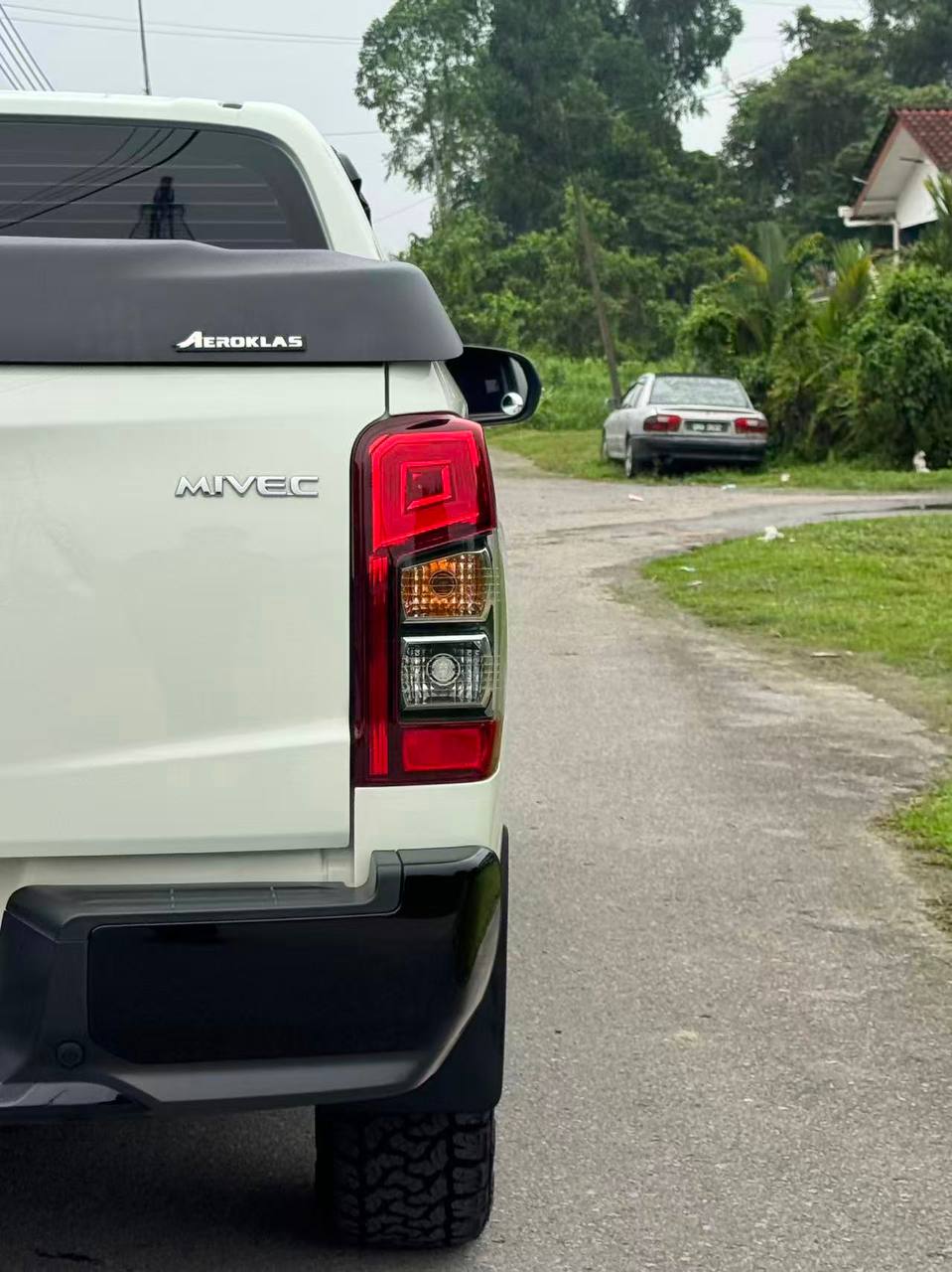 2022 Mitsubishi Triton 2.4 Manual gallery photo 4