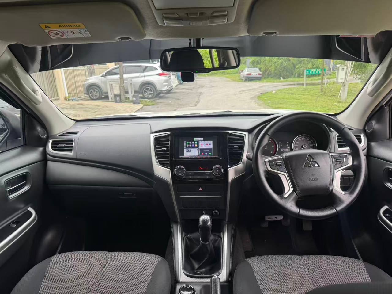 2022 Mitsubishi Triton 2.4 Manual gallery photo 5